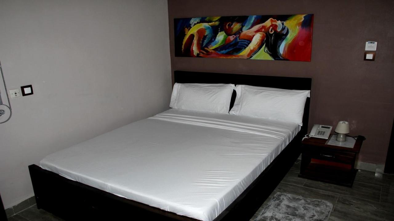 Benin City Center Hotel Котону Екстер'єр фото