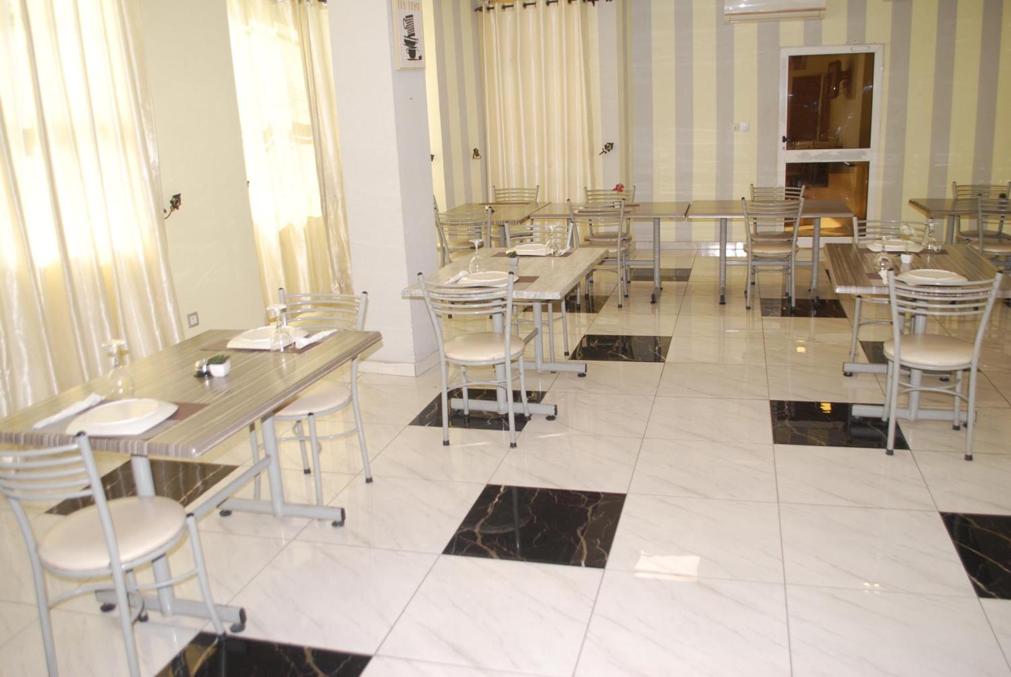 Benin City Center Hotel Котону Екстер'єр фото